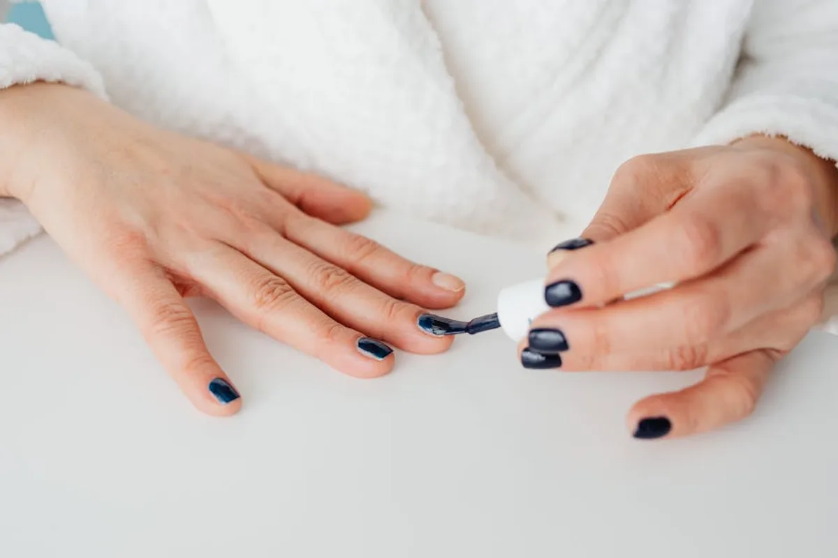 NIA Nails